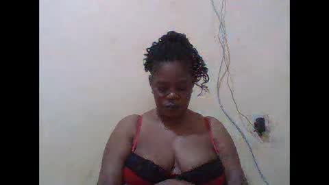 Snapshot of sexydove2 chatting on 02/15/26, 03:47 EMILY online show from 02/15/26, 03:47