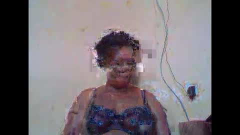 Snapshot of sexydove2 chatting on 02/17/26, 06:32 EMILY online show from 02/17/26, 06:32