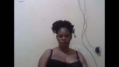 Snapshot of sexydove2 chatting on 02/18/26, 06:37 EMILY online show from 02/18/26, 06:37