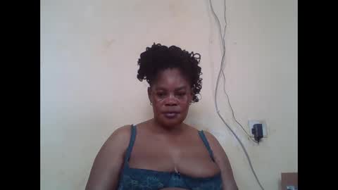 Snapshot of sexydove2 chatting on 02/20/26, 06:26 EMILY online show from 02/20/26, 06:26