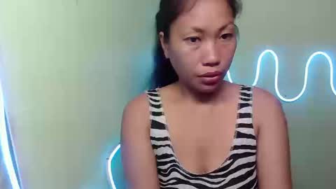 Snapshot of sexyemie29 chatting on 12/17/25, 02:39 sexyemie29 online show from 12/17/25, 02:39