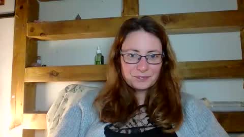 Snapshot of sexyemilyoliver chatting on 04/20/26, 10:51 Emily online show from 04/20/26, 10:51