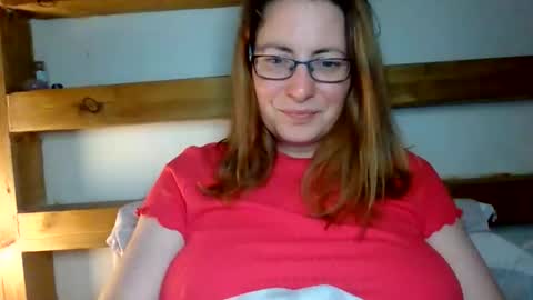 Snapshot of sexyemilyoliver chatting on 06/06/26, 01:38 Emily online show from 06/06/26, 01:38