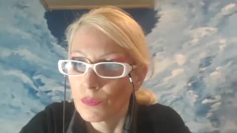 Snapshot of sexyeni chatting on 01/09/25, 06:47 ENI pvt moan your name WHEN I M NOT online you tell me in SNAPCHAT deal yes add me... FREE TWITTER magiconline101...... online show from 01/09/25, 06:47