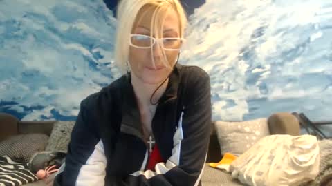 Snapshot of sexyeni chatting on 01/26/25, 10:13 ENI pvt moan your name WHEN I M NOT online you tell me in SNAPCHAT deal yes add me... FREE TWITTER magiconline101...... online show from 01/26/25, 10:13