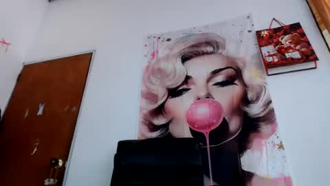 Snapshot of sexyfavgirl chatting on 07/03/26, 08:26 Mary online show from 07/03/26, 08:26