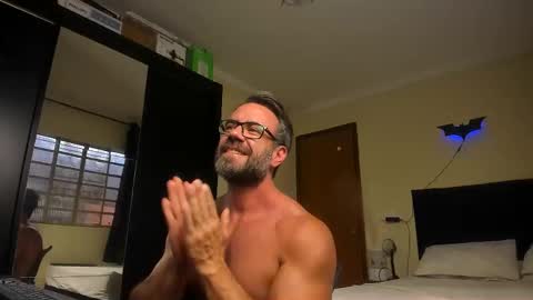 chris online show from 12/03/25, 06:06