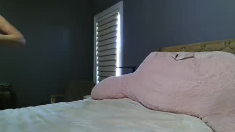 Snapshot of sexyfloridamilf chatting on 04/19/26, 08:22 LisaisLuscious online show from 04/19/26, 08:22