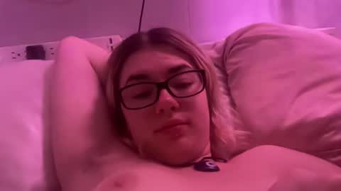 sexyflower21555 online show from 12/03/24, 04:36