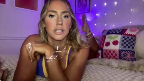 Snapshot of sexygoodvibebabe69 chatting on 04/19/26, 09:41 Ashley Love online show from 04/19/26, 09:41