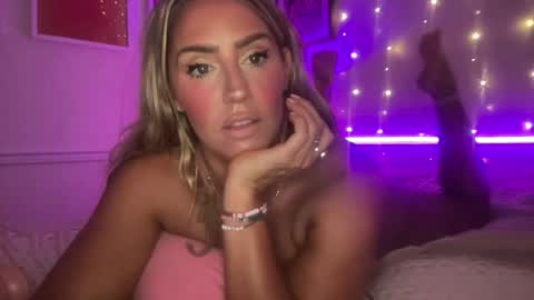 Snapshot of sexygoodvibebabe69 chatting on 07/13/26, 07:11 Ashley Love online show from 07/13/26, 07:11