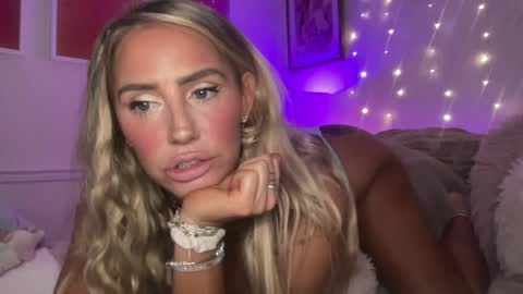 Snapshot of sexygoodvibebabe69 chatting on 07/28/26, 09:26 Ashley Love online show from 07/28/26, 09:26