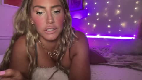 Snapshot of sexygoodvibebabe69 chatting on 07/30/26, 08:13 Ashley Love online show from 07/30/26, 08:13