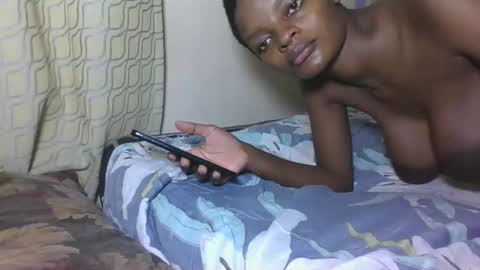 Snapshot of sexyhotgal23 chatting on 11/10/25, 12:20 REBECCAH online show from 11/10/25, 12:20