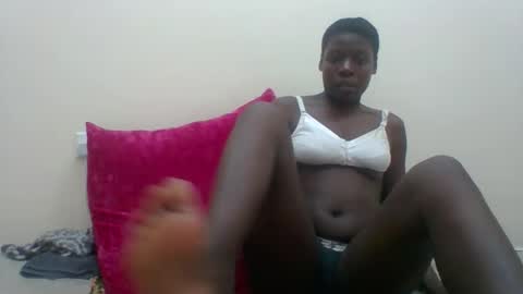 Snapshot of sexyhotgal4 chatting on 10/16/25, 01:45 MARGARET online show from 10/16/25, 01:45
