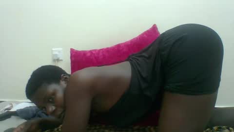 Snapshot of sexyhotgal4 chatting on 10/17/25, 05:48 MARGARET online show from 10/17/25, 05:48