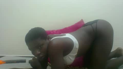 Snapshot of sexyhotgal4 chatting on 10/20/25, 02:34 MARGARET online show from 10/20/25, 02:34