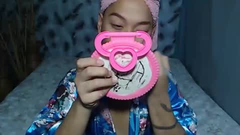 Snapshot of sexyhotrachelle chatting on 03/12/25, 12:15 Rachelle online show from 03/12/25, 12:15