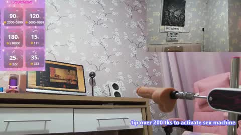 Snapshot of sexyhottease69 chatting on 02/26/25, 11:09 Flavia online show from 02/26/25, 11:09