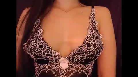 Snapshot of sexyideusa chatting on 01/11/25, 07:27 Sexy online show from 01/11/25, 07:27