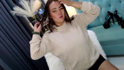 Snapshot of sexyjeanniecuntcums chatting on 12/11/24, 03:58 JENNY online show from 12/11/24, 03:58