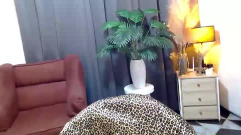 Snapshot of sexyjeanniecuntcums chatting on 04/28/26, 05:07 JENNY online show from 04/28/26, 05:07
