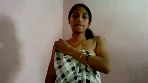Snapshot of sexyjolie586 chatting on 07/22/26, 06:05 sexyjolie586 online show from 07/22/26, 06:05