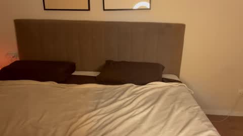 arya online show from 11/28/25, 08:44