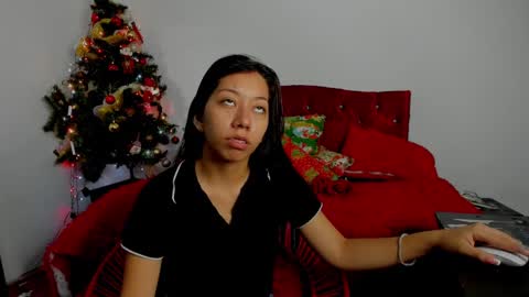 Snapshot of sexylaurita4u chatting on 01/07/25, 12:31 laura online show from 01/07/25, 12:31