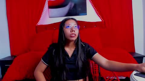 Snapshot of sexylaurita4u chatting on 01/23/25, 12:09 laura online show from 01/23/25, 12:09