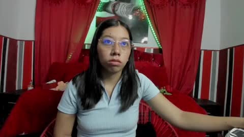 Snapshot of sexylaurita4u chatting on 03/10/25, 11:21 laura online show from 03/10/25, 11:21