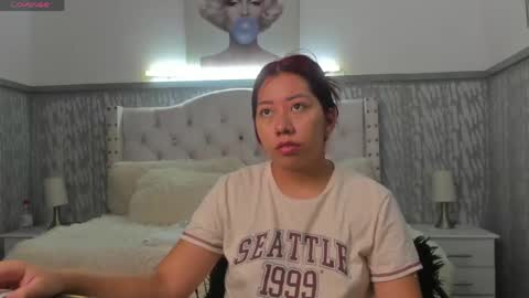 Snapshot of sexylaurita4u chatting on 04/21/26, 11:27 laura online show from 04/21/26, 11:27