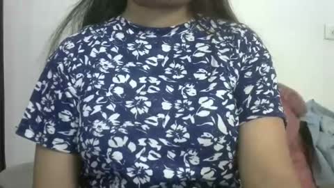 Snapshot of sexylavanya143 chatting on 03/21/26, 04:21 sexy lavanya online show from 03/21/26, 04:21