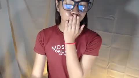 Snapshot of sexylaylia chatting on 10/22/25, 02:50 Laylia3 online show from 10/22/25, 02:50