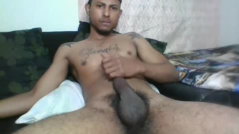 Snapshot of sexyleon69 chatting on 01/31/25, 10:10 Sexy leon online show from 01/31/25, 10:10