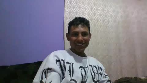 Snapshot of sexyleon69 chatting on 03/03/25, 08:49 Sexy leon online show from 03/03/25, 08:49