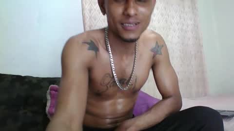 Snapshot of sexyleon69 chatting on 03/17/26, 05:00 Sexy leon online show from 03/17/26, 05:00