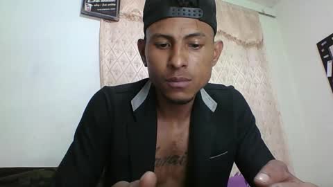 Snapshot of sexyleon69 chatting on 03/19/26, 06:50 Sexy leon online show from 03/19/26, 06:50