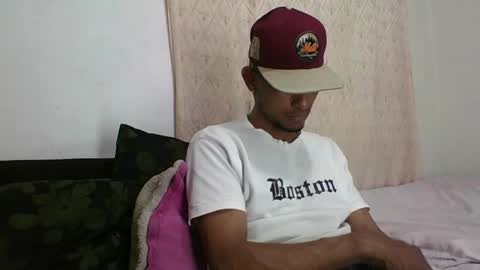 Snapshot of sexyleon69 chatting on 04/01/26, 04:02 Sexy leon online show from 04/01/26, 04:02