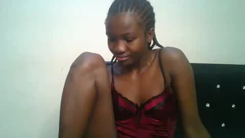 Snapshot of sexylina25 chatting on 04/01/26, 05:43 sexylina25 online show from 04/01/26, 05:43