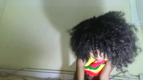 Snapshot of sexylittlebitch261 chatting on 02/27/26, 04:18 Elania online show from 02/27/26, 04:18