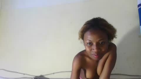 Elania online show from 05/05/26, 07:49