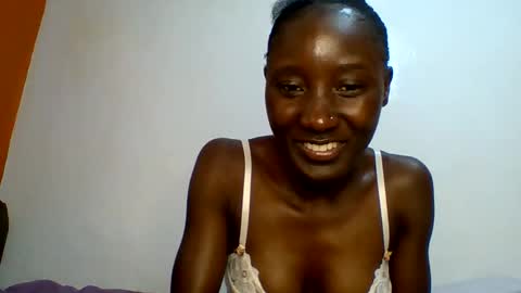 Snapshot of sexylucia5 chatting on 04/29/26, 11:25 sexylucia5 online show from 04/29/26, 11:25