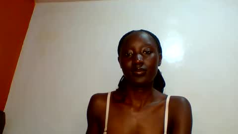 Snapshot of sexylucia5 chatting on 05/29/26, 11:03 sexylucia5 online show from 05/29/26, 11:03