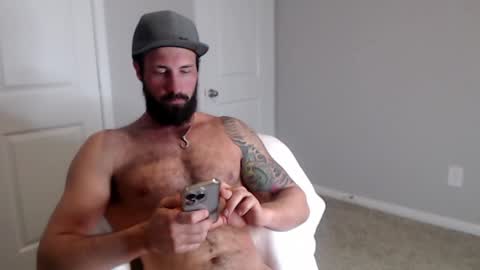 Snapshot of sexymanmk26 chatting on 02/05/25, 01:26 lets go private  im ready to play pvt cum online show from 02/05/25, 01:26