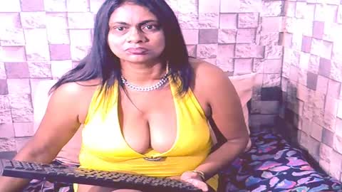 Snapshot of sexymaturemilf01 chatting on 07/11/26, 12:41 sexymaturemilf01 online show from 07/11/26, 12:41