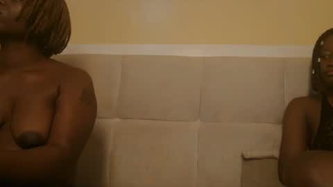 Snapshot of sexymia56 chatting on 09/18/25, 06:59 Miss mia online show from 09/18/25, 06:59