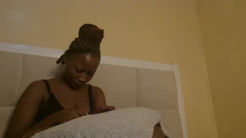 Snapshot of sexymia56 chatting on 09/30/25, 07:24 Miss mia online show from 09/30/25, 07:24