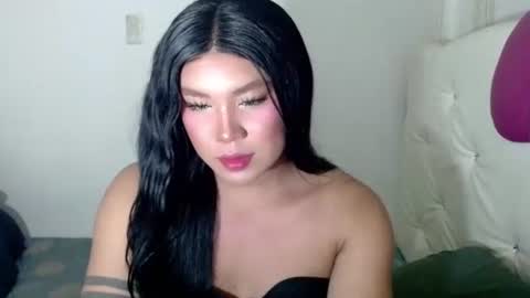 Snapshot of sexymika_xoxo chatting on 12/04/25, 06:44 Mika online show from 12/04/25, 06:44