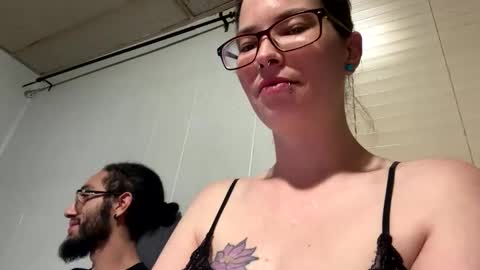 sexymilf42088 online show from 03/12/25, 03:35
